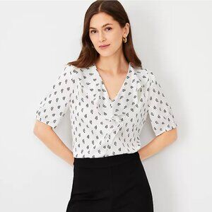 Ann Taylor Petaled Ruffle V-Neck Blouse White Black Size Small Womens Shirt Top